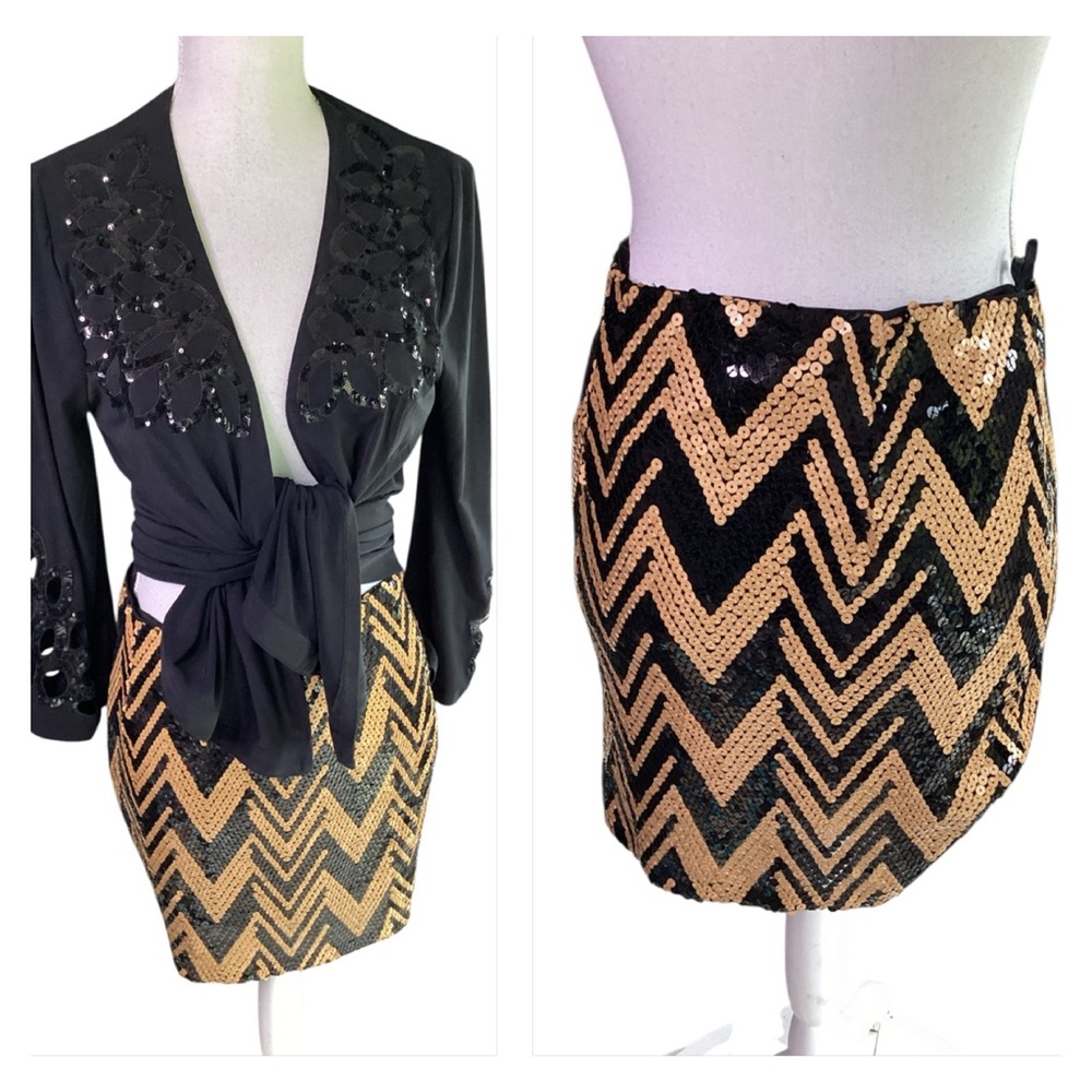 NWT Gianni Bini Chevron Sequin Skirt
B37